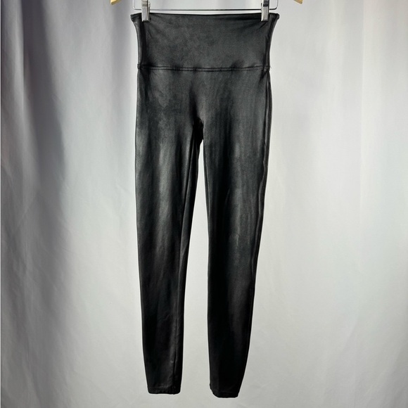 SPANX Faux Leather Leggings in Black Size Large - Picture 4 of 9